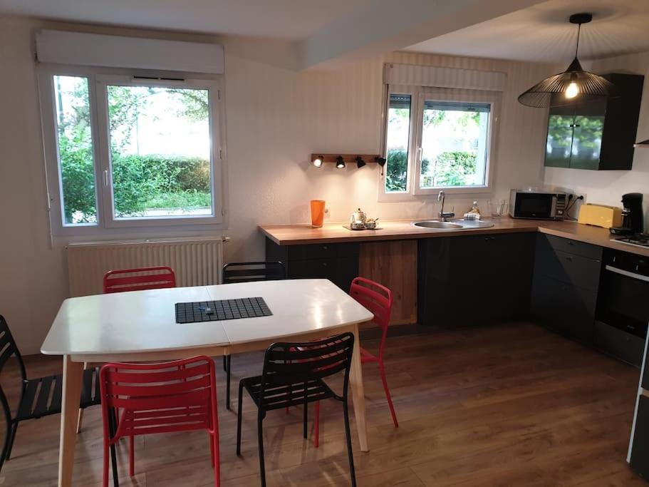 62 M2 Rez De Jardin, Terrasse , 6 Lits Et Parking Annecy Exterior foto