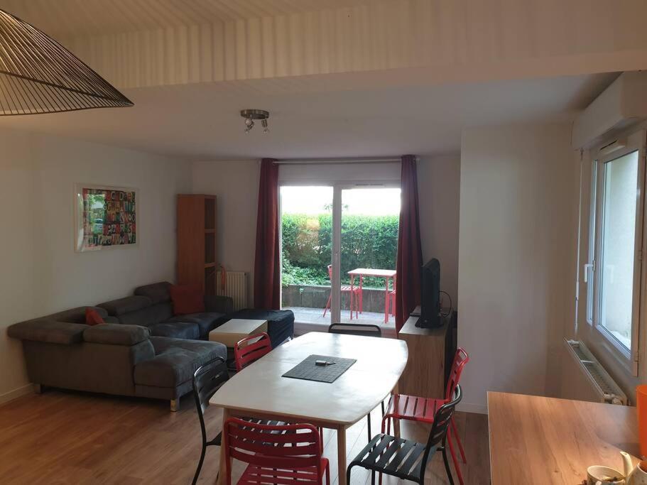 62 M2 Rez De Jardin, Terrasse , 6 Lits Et Parking Annecy Exterior foto